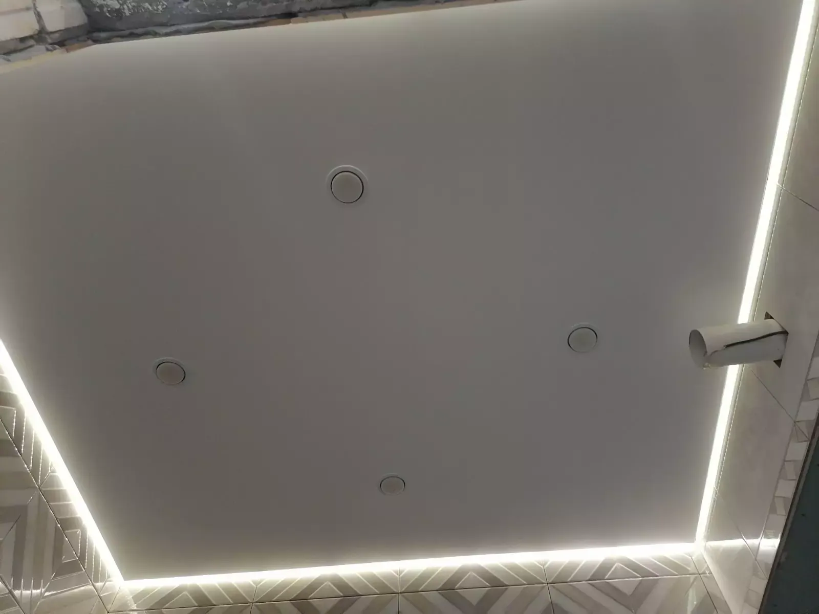 Сатиновый натяжной потолок — Каменск-Уральский, проспект Победы, 19а, фото 3
